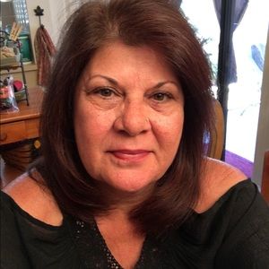 Meet your Posher, Leslie